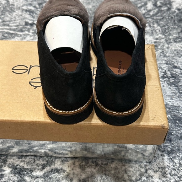 Andre Assous Pascale Too Black Loafer, Women's NWB Size 7 MSRP $168 - Picture 3 of 6